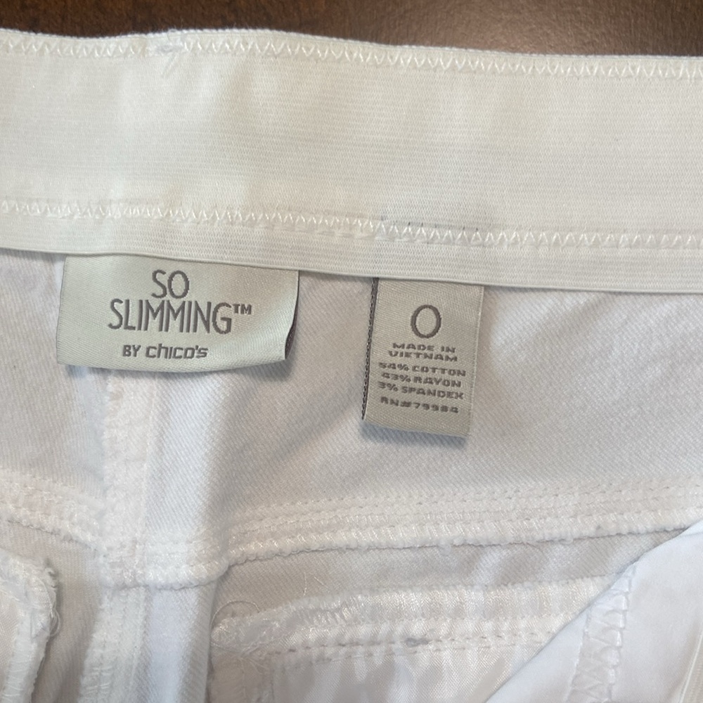 Sale! Chico's So Slimming White Denim Jeans. size Small/4 (Chico size 0). - Picture 2 of 11